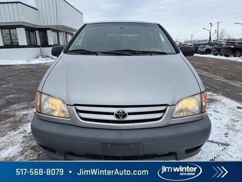Used 2001 Toyota Sienna CE image 3
