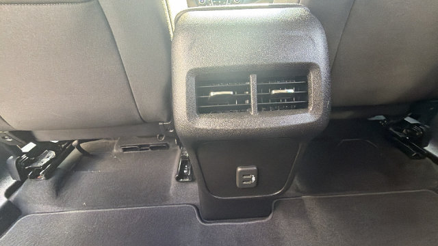 Used 2019 Chevrolet Equinox LT AWD/4WD image 32
