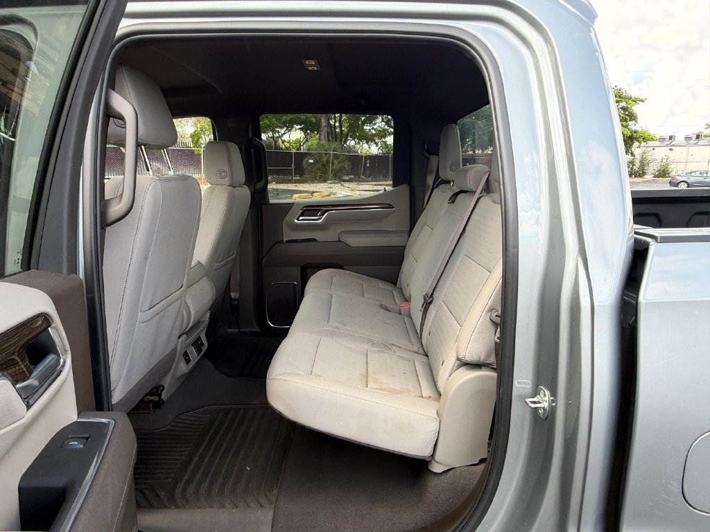 Used 2025 Chevrolet Silverado 1500 LT RWD image 10