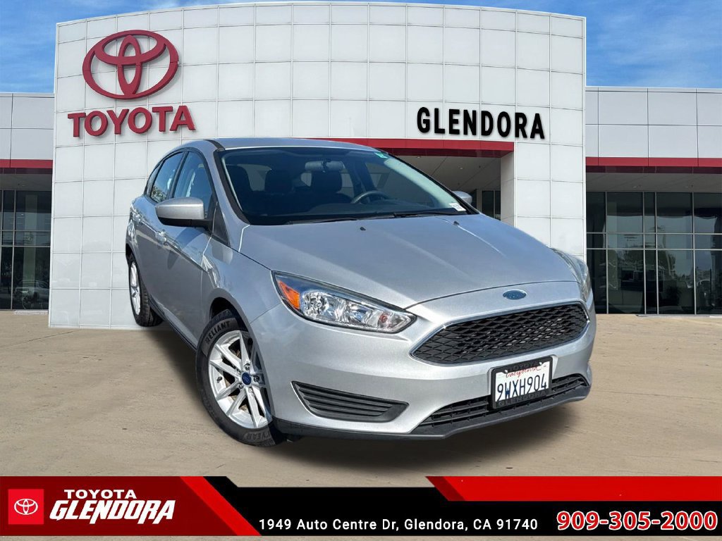 Used 2018 Ford Focus SE FWD image 2