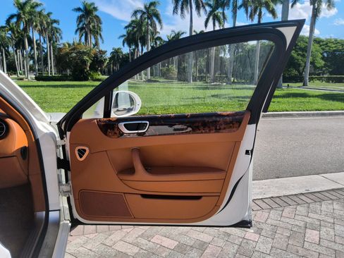 Used 2013 Bentley Flying Spur Flying Spur image 36