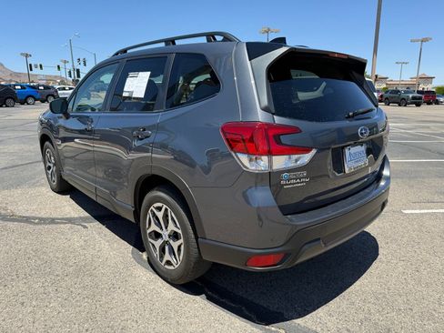 Used 2024 Subaru Forester Premium AWD/4WD image 9