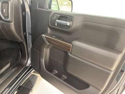 Used 2021 Chevrolet Silverado 1500 RST w/ LPO, Blackout Package AWD/4WD image 15
