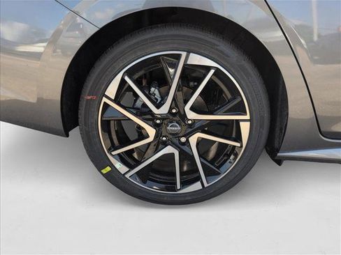New 2025 Nissan Sentra SR w/ SR Premium Package FWD image 24