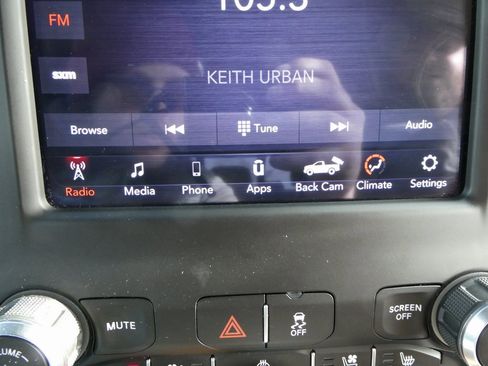 Used 2020 RAM 3500 Laramie image 30