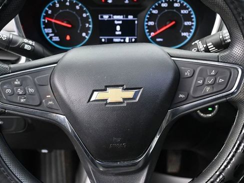 Used 2020 Chevrolet Equinox LS image 11