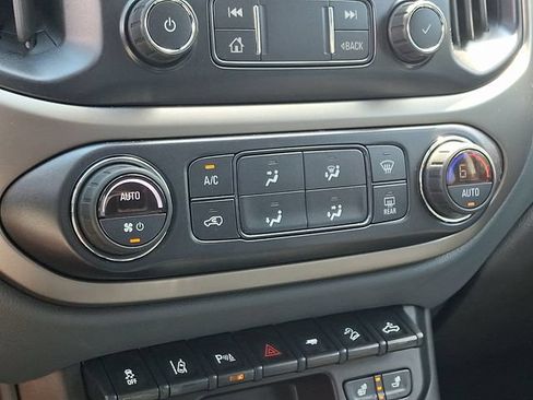 Used 2022 Chevrolet Colorado Z71 w/ Safety Package AWD/4WD image 17
