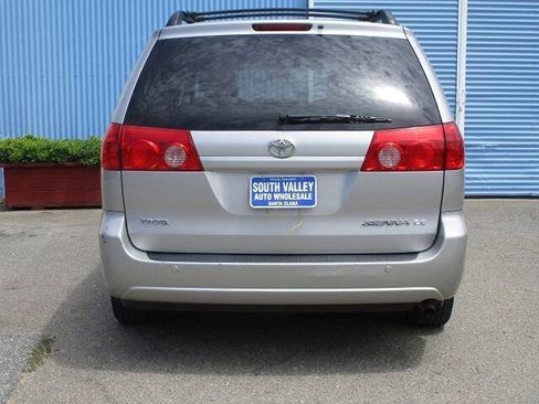 Used 2010 Toyota Sienna LE FWD image 23