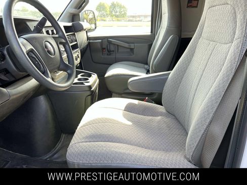 Used 2022 GMC Savana 2500 w/ Driver Convenience Package image 19