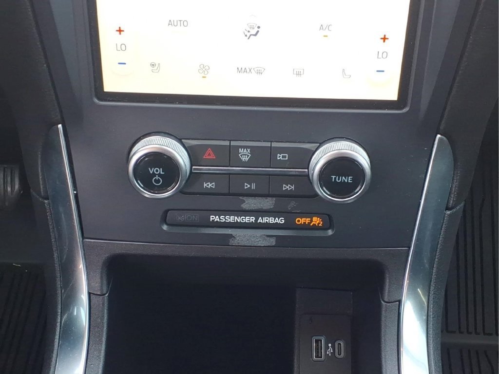Used 2023 Ford Edge Titanium AWD/4WD image 18