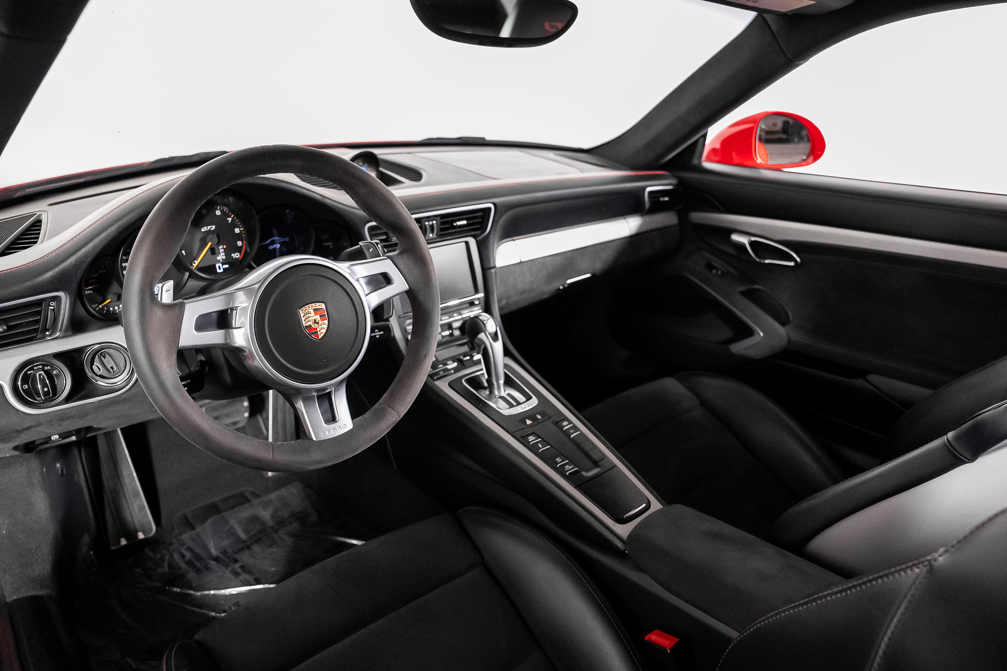 Used 2015 Porsche 911 GT3 RWD image 2