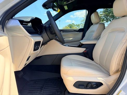 Used 2023 Jeep Grand Cherokee L Limited RWD image 24