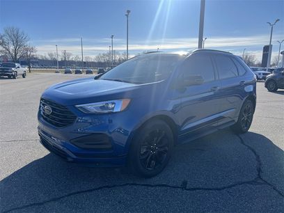 Used 2022 Ford Edge SE w/ Black Appearance Package