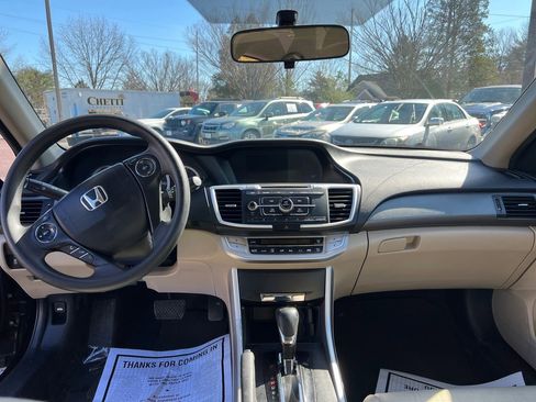 Used 2015 Honda Accord LX image 16