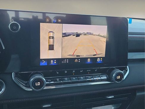 Used 2024 Chevrolet Colorado Z71 w/ Z71 Convenience Package 2 image 16