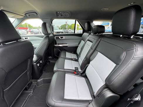 Certified 2023 Ford Explorer XLT w/ Equipment Group 202A AWD/4WD image 24