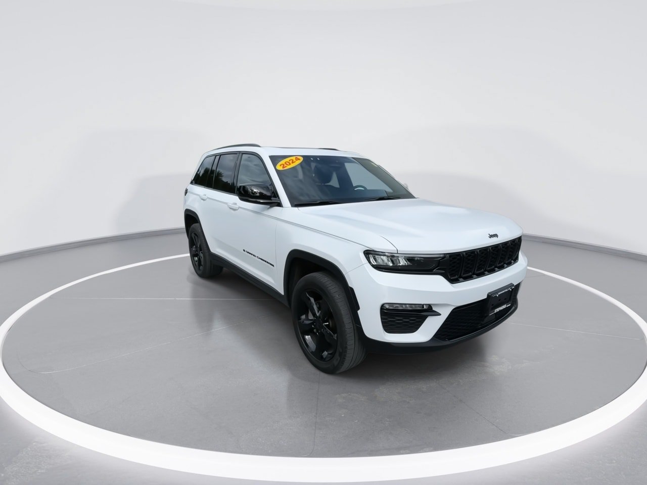 Used 2024 Jeep Grand Cherokee Limited w/ Black Appearance Package AWD/4WD image 2