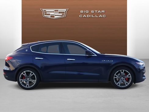 Used 2017 Maserati Levante image 6