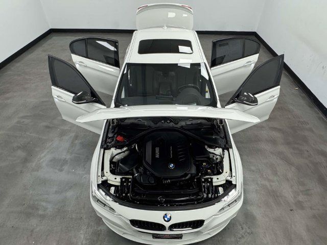 Used 2016 BMW 340i xDrive Sedan w/ Technology Package AWD/4WD image 10