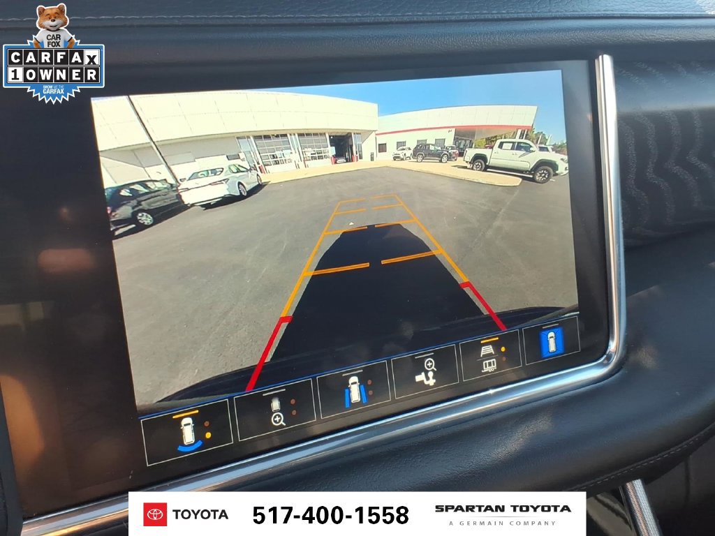 Used 2022 GMC Yukon XL Denali w/ Advanced Technology Package AWD/4WD image 25