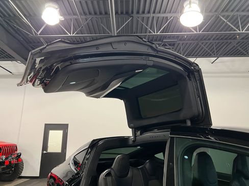 Used 2018 Tesla Model X 75D image 35