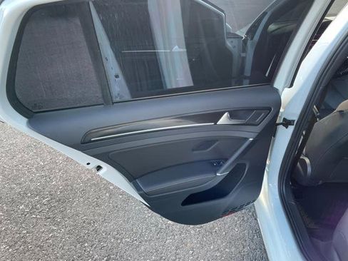 Used 2019 Volkswagen Golf R 4-Door image 20