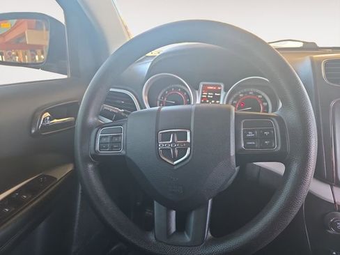 Used 2020 Dodge Journey SE FWD image 7