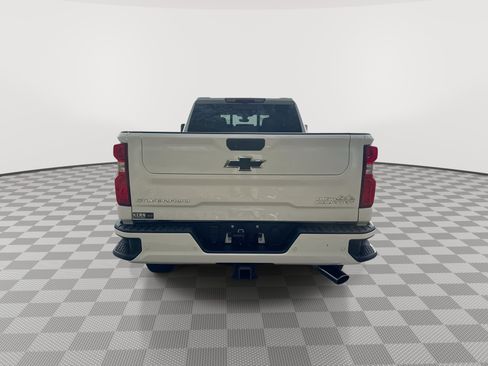 Certified 2022 Chevrolet Silverado 2500 High Country w/ Z71 Off-Road Package AWD/4WD image 7