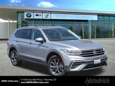Used 2022 Volkswagen Tiguan SE AWD/4WD image 1