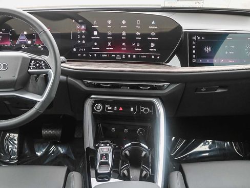 Used 2025 Audi Q5 Prestige AWD/4WD image 13