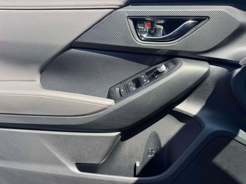 Certified 2025 Subaru Crosstrek 2.5i Limited AWD/4WD image 11