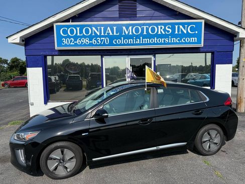 Used 2020 Hyundai Ioniq SE FWD image 1