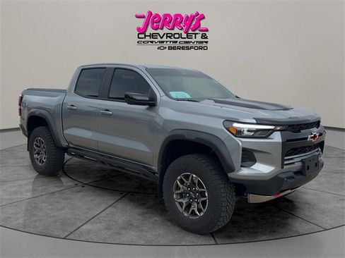 Used 2025 Chevrolet Colorado ZR2 w/ Technology Package image 7