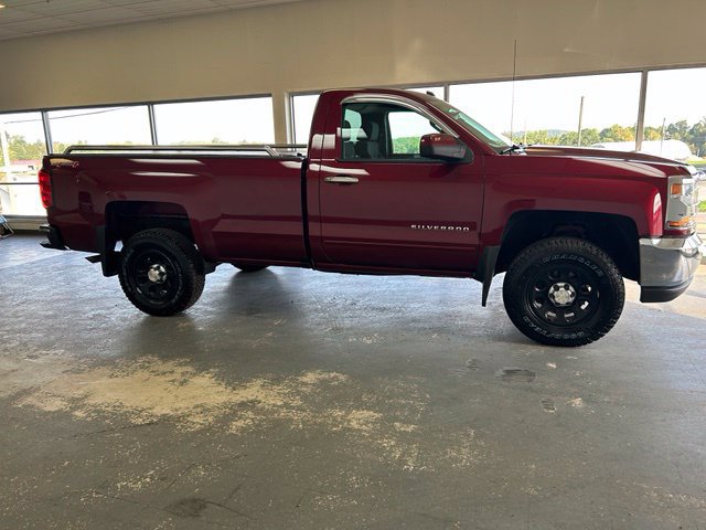 Used 2017 Chevrolet Silverado 1500 LT w/ Trailering Package AWD/4WD image 2