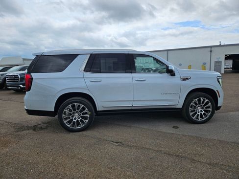 New 2026 GMC Yukon Denali image 7