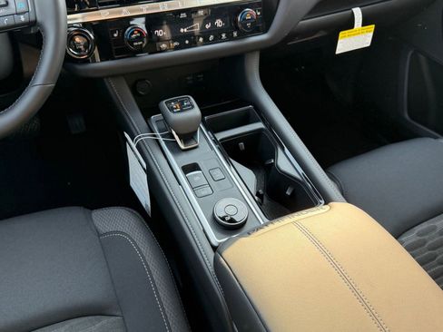New 2026 Nissan Pathfinder SV AWD/4WD image 17