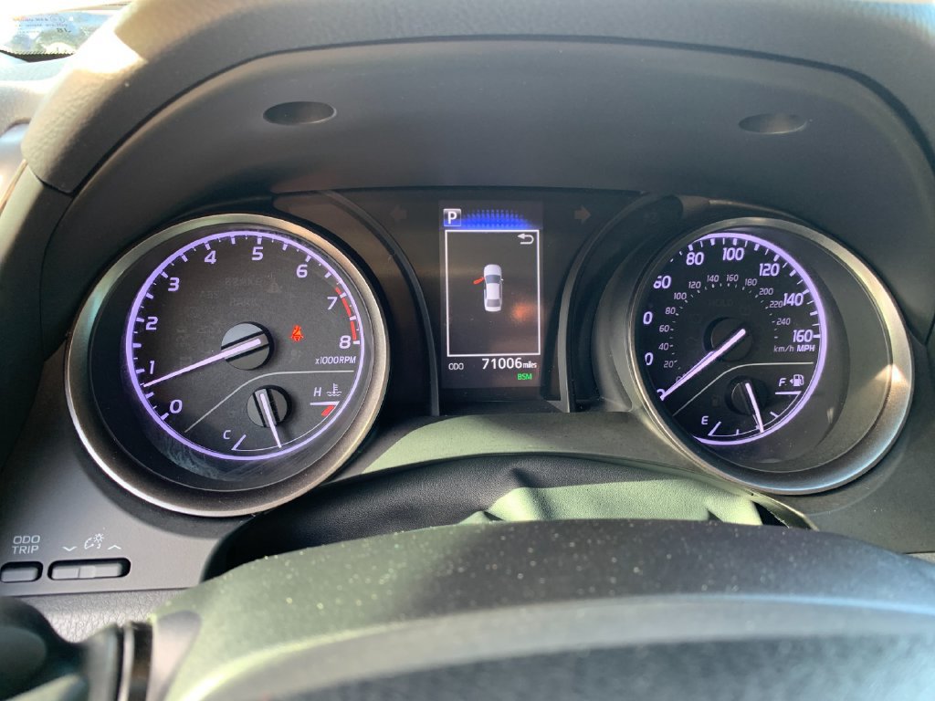 Used 2021 Toyota Camry SE w/ Cold Weather Package FWD image 28