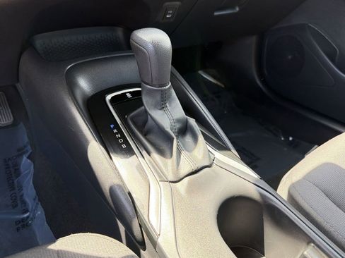 Used 2025 Toyota Corolla LE FWD image 16
