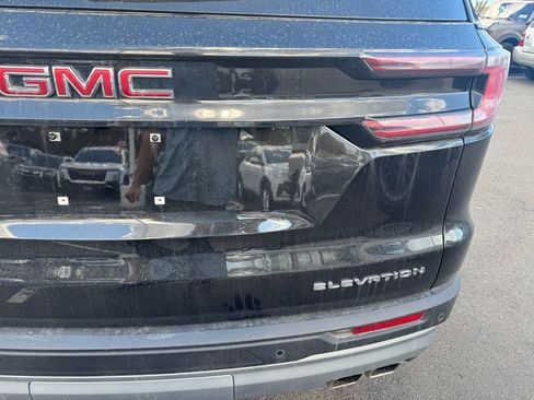 Used 2026 GMC Acadia Elevation w/ Elevation Premium Package AWD/4WD image 38