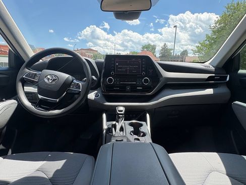 Used 2020 Toyota Highlander L AWD/4WD image 24