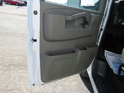 Used 2022 GMC Savana 3500 Extended w/ Power Convenience Package image 21