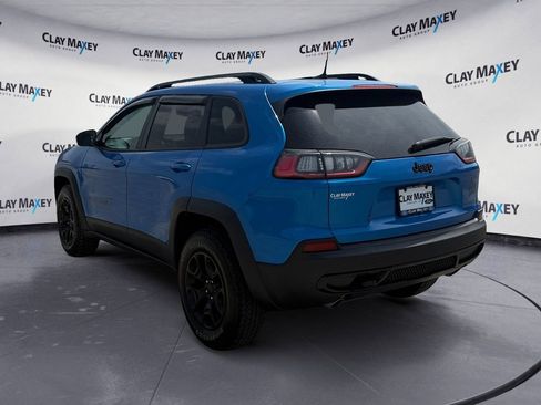 Used 2022 Jeep Cherokee Latitude AWD/4WD image 3