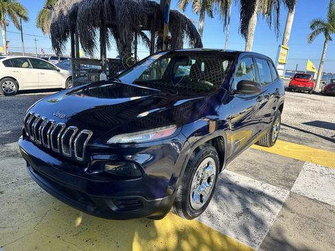 Used 2015 Jeep Cherokee Sport FWD image 1
