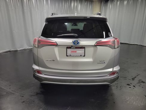Used 2017 Toyota RAV4 XLE w/ All Weather Liner Package AWD/4WD image 7