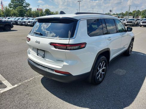Used 2025 Jeep Grand Cherokee L Limited w/ Trailer Tow Package AWD/4WD image 3