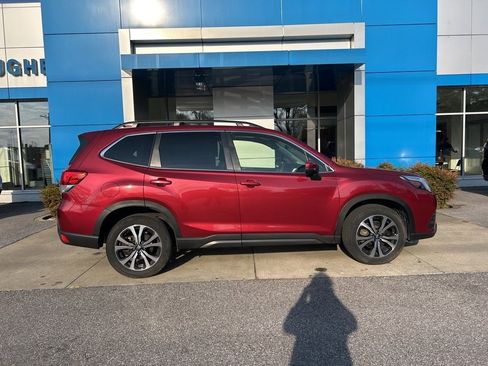 Used 2022 Subaru Forester Limited image 3