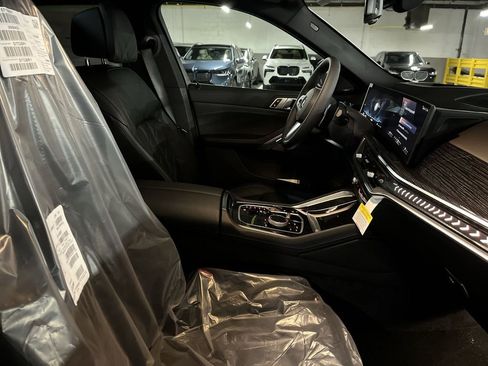 New 2026 BMW X6 xDrive40i w/ Climate Comfort Package image 25
