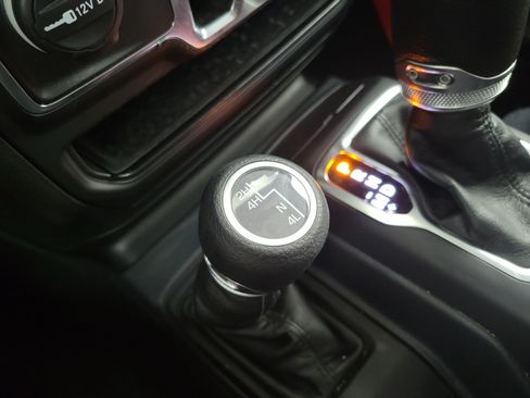 Used 2023 Jeep Wrangler Unlimited Sport AWD/4WD image 30