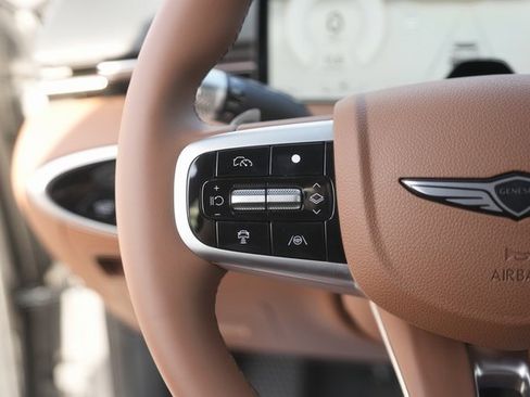 Used 2026 Genesis GV70 2.5T Advanced image 23