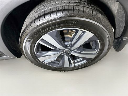 Used 2023 Nissan Rogue SL w/ SL Premium Package FWD image 11